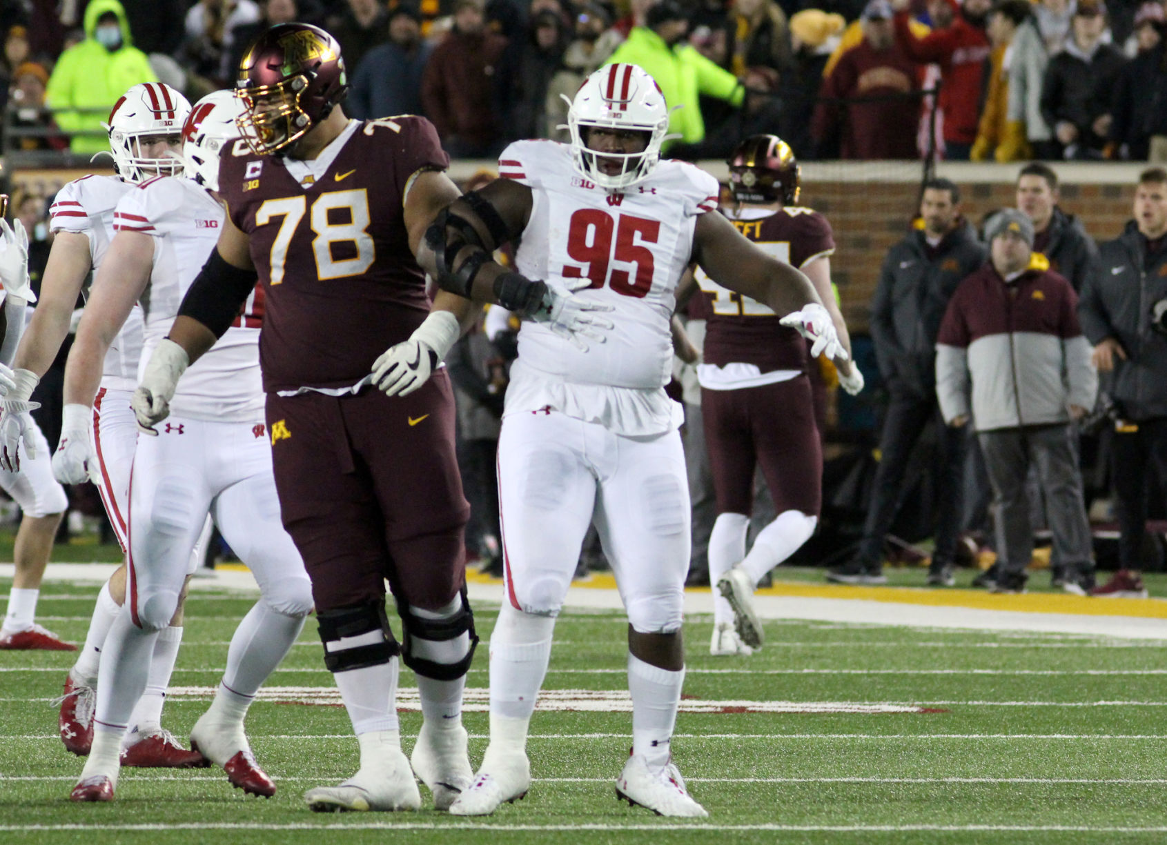 Wisconsin football at Minnesota 11-27-21